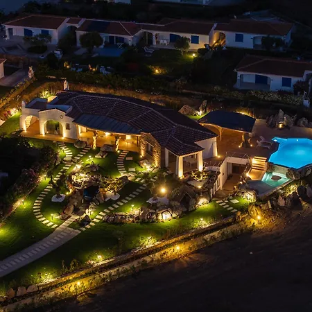 Апартаменты Menhir Boutique Apartments- Adult Only- By Obiettivo Budoni Танаунелла